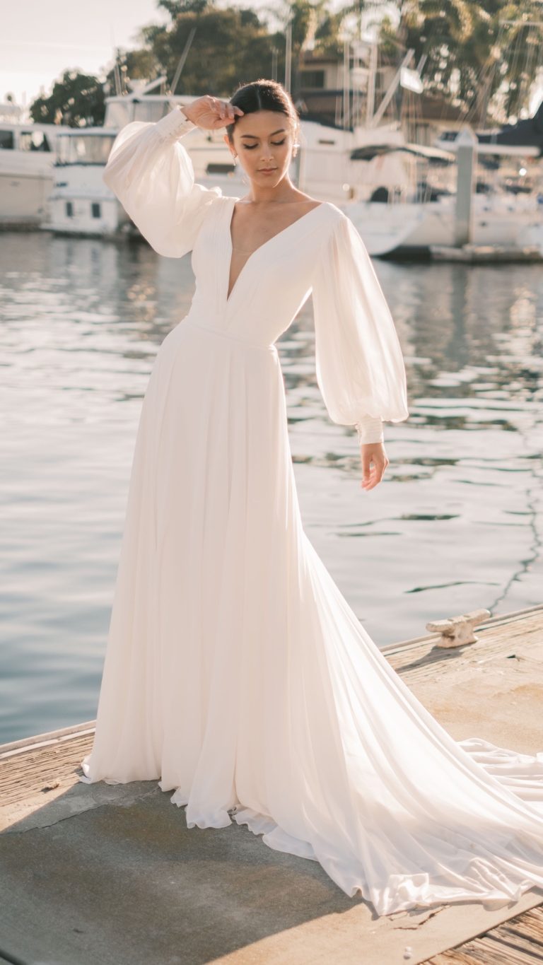 Justin Alexander Ebony Ivory Wedding Dress Aline With Sleeves